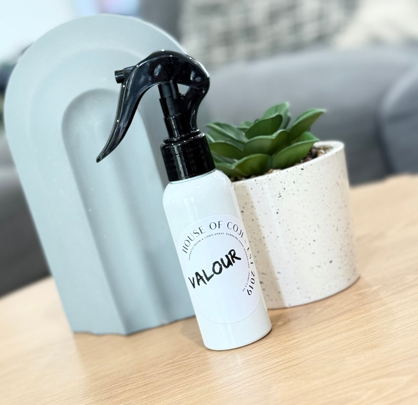 VALOUR - ROOM + LINEN SPRAY